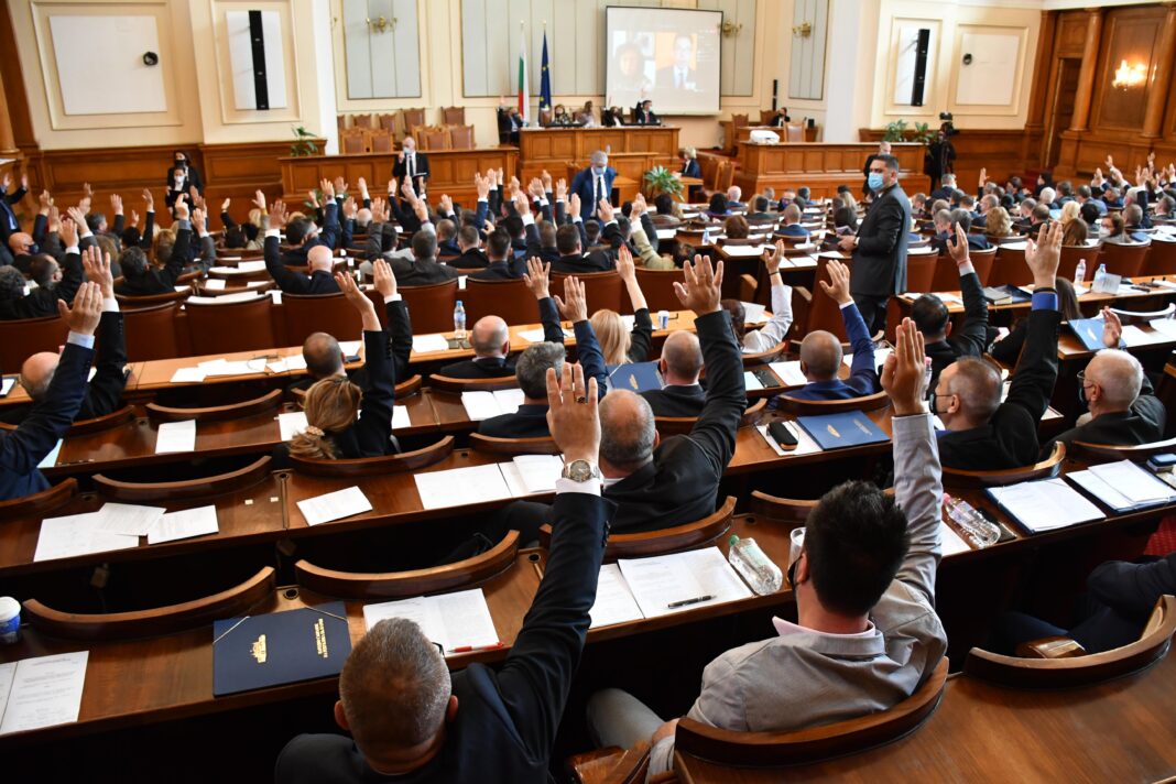 Парламентът прие казармата да се зачита за действителен осигурителен стаж